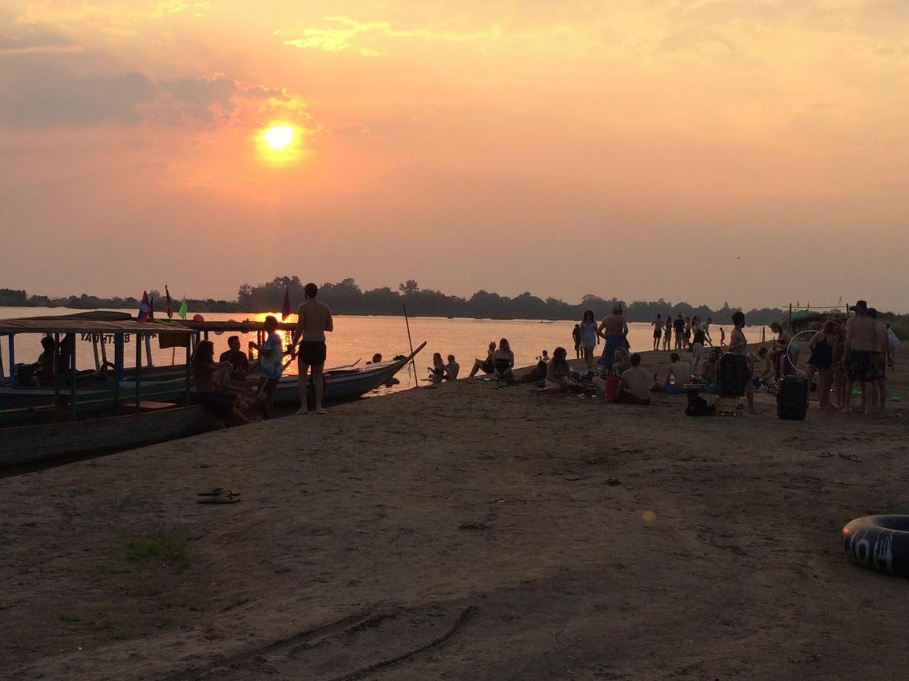 فندق Ban Dondétفي  Riverside Bungalow المظهر الخارجي الصورة